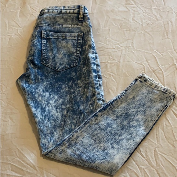 Forever 21 soft and stretchy jean (acid wash) - Picture 1 of 4